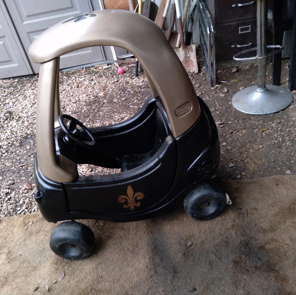 Cozy coupe saints car